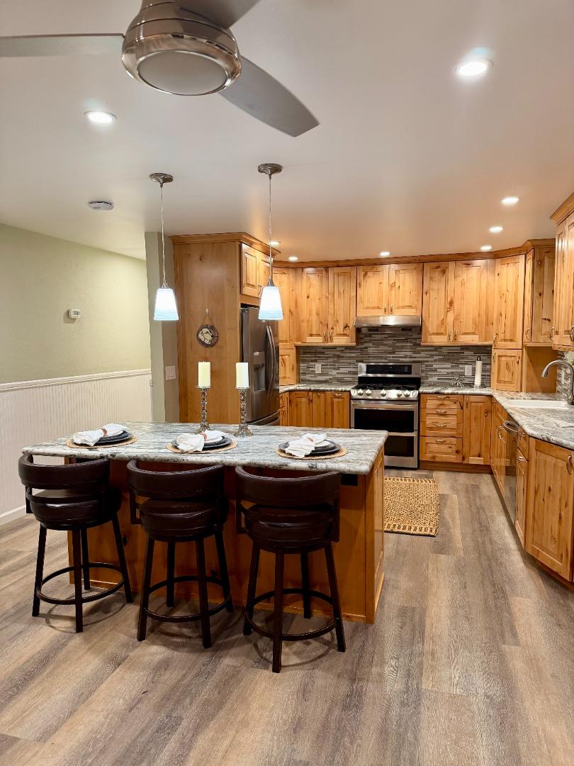 Detail Gallery Image 6 of 14 For 870 W Edmundson Ave, Morgan Hill,  CA 95037 - 5 Beds | 3 Baths