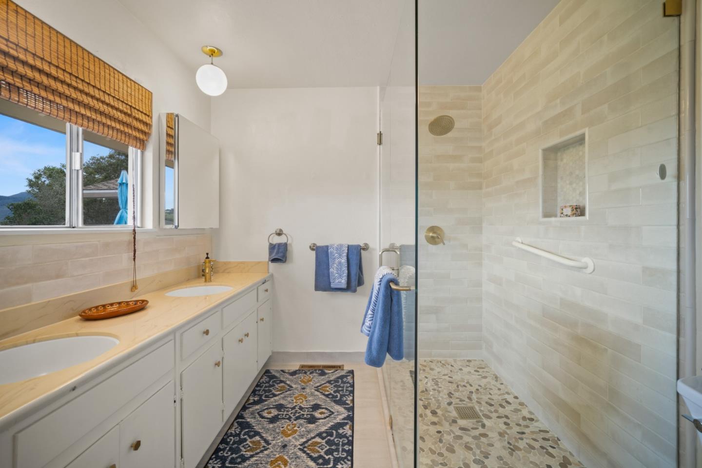 Detail Gallery Image 15 of 39 For 25435 via Cicindela, Carmel Valley,  CA 93923 - 4 Beds | 2 Baths