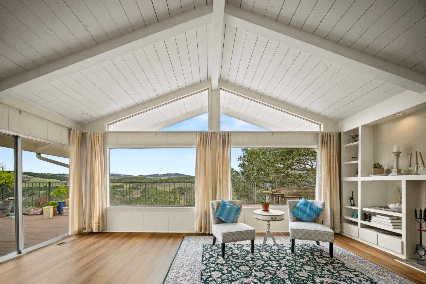 Detail Gallery Image 3 of 39 For 25435 via Cicindela, Carmel Valley,  CA 93923 - 4 Beds | 2 Baths