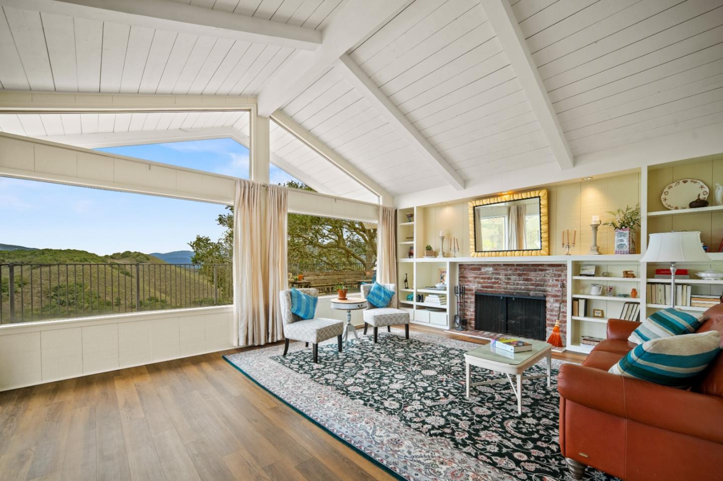 Detail Gallery Image 4 of 39 For 25435 via Cicindela, Carmel Valley,  CA 93923 - 4 Beds | 2 Baths