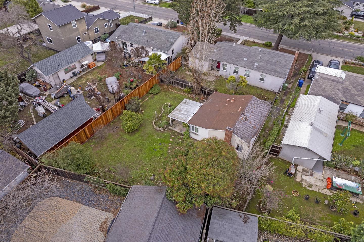 Detail Gallery Image 4 of 5 For 733 S San Tomas Aquino Rd, Campbell,  CA 95008 - 2 Beds | 1 Baths