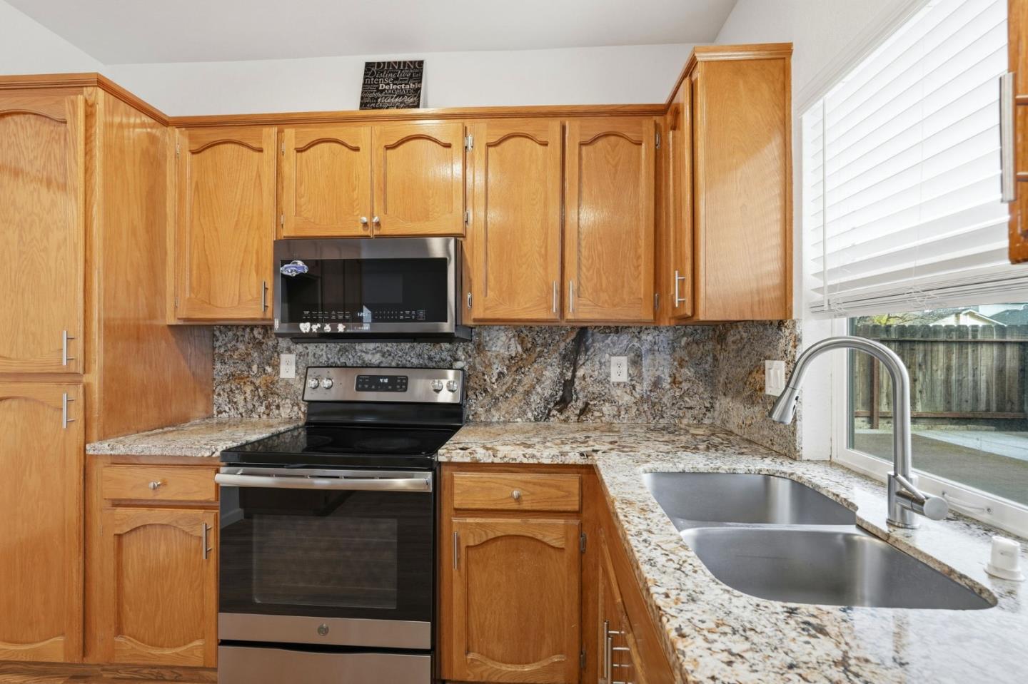 Detail Gallery Image 19 of 49 For 1672 Bailey Dr, Ripon,  CA 95366 - 4 Beds | 2/1 Baths