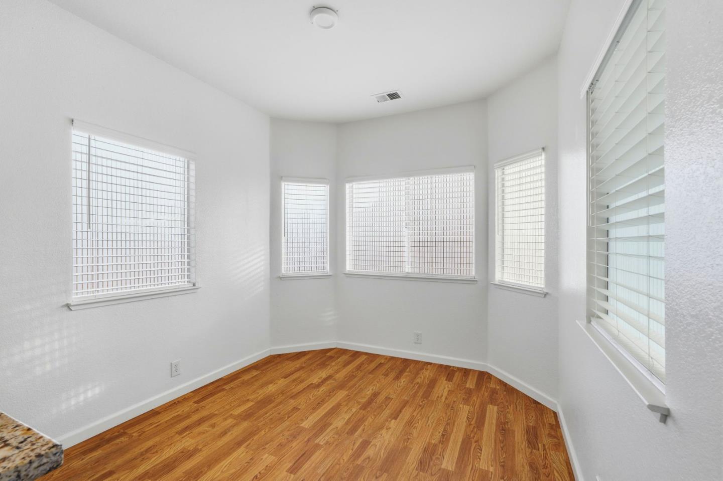 Detail Gallery Image 21 of 49 For 1672 Bailey Dr, Ripon,  CA 95366 - 4 Beds | 2/1 Baths