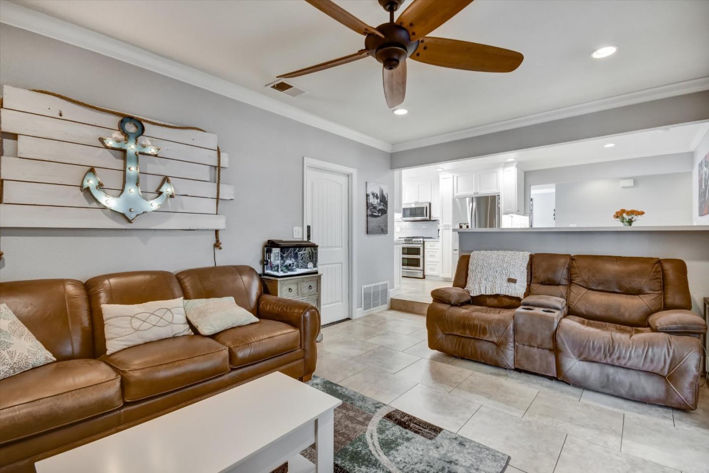 Detail Gallery Image 13 of 31 For 5544 Woodhurst Ln, San Jose,  CA 95123 - 3 Beds | 2 Baths