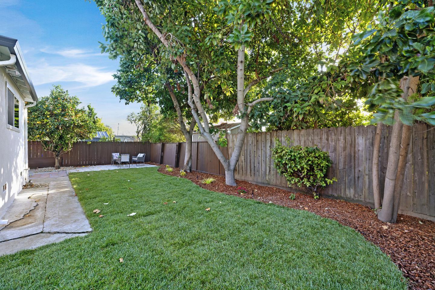 Detail Gallery Image 25 of 43 For 15741 Hesperian Blvd, San Lorenzo,  CA 94580 - 4 Beds | 2 Baths