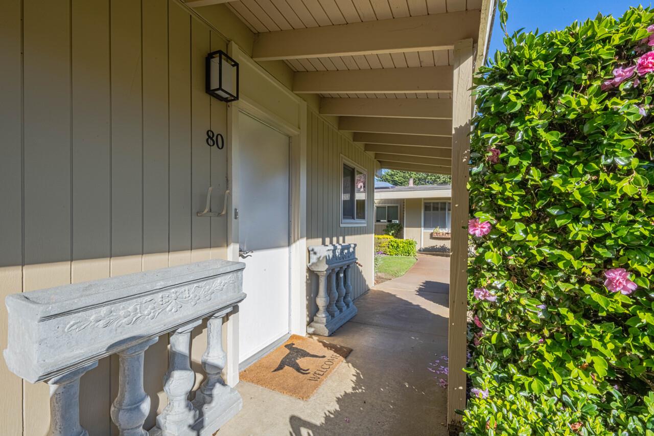 Detail Gallery Image 2 of 18 For 80 Hacienda Carmel #80,  Carmel Valley,  CA 93923 - 2 Beds | 2 Baths