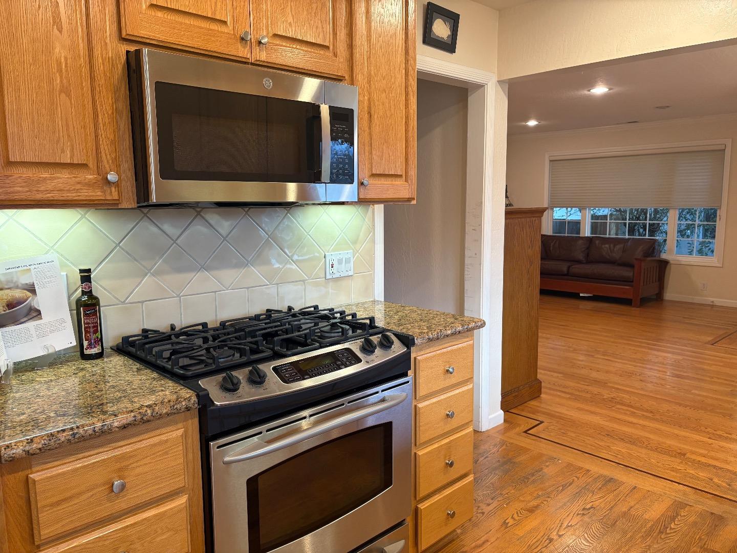 Detail Gallery Image 17 of 27 For 233 E Taylor Ave, Sunnyvale,  CA 94085 - 3 Beds | 1 Baths