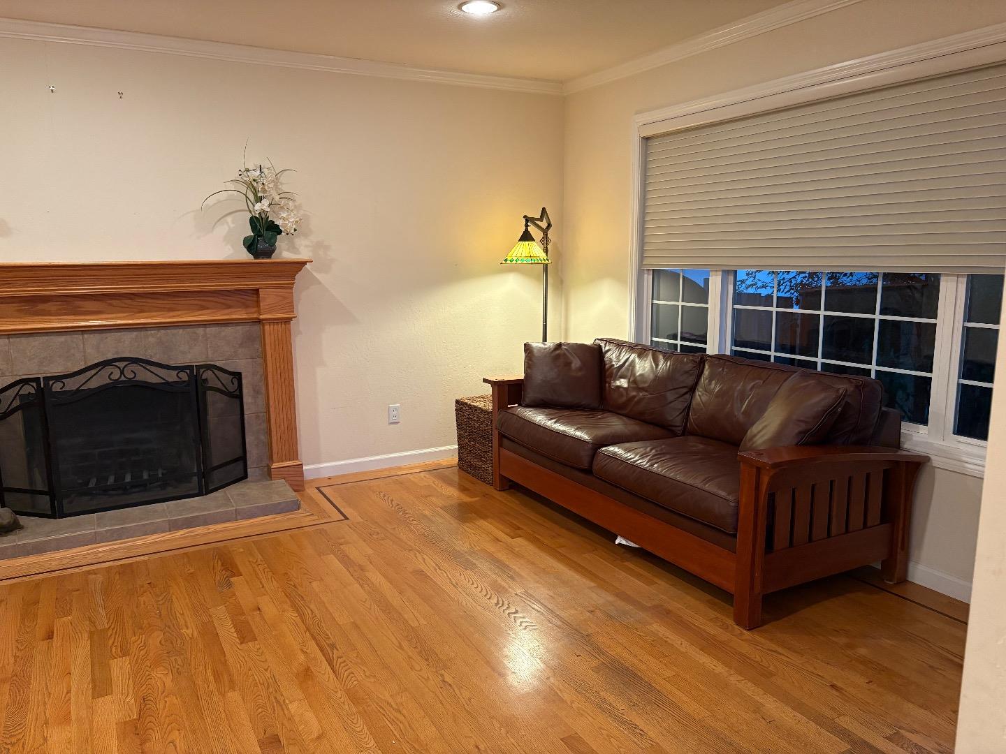 Detail Gallery Image 3 of 16 For 233 E Taylor Ave, Sunnyvale,  CA 94085 - 3 Beds | 1 Baths