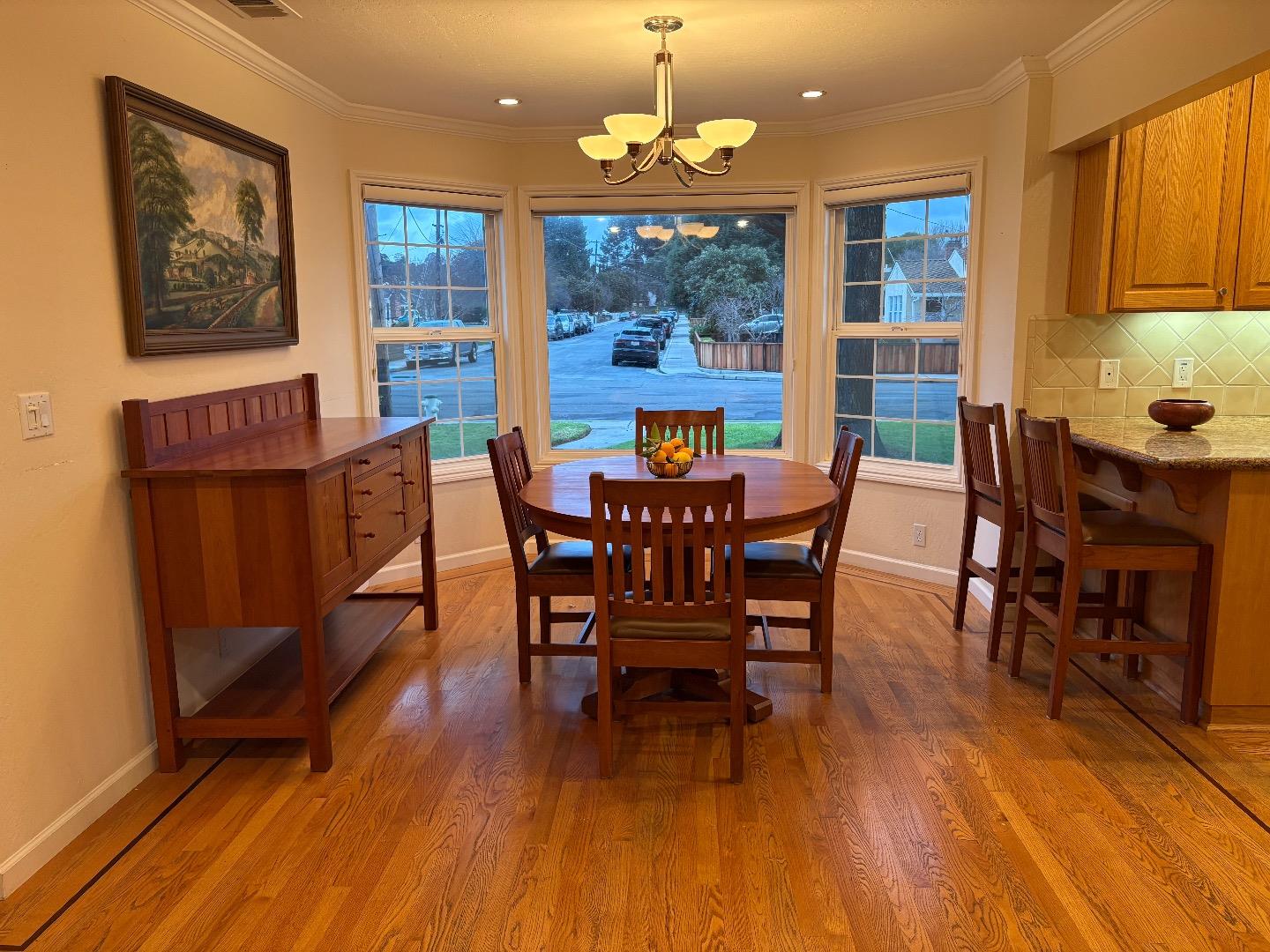 Detail Gallery Image 5 of 16 For 233 E Taylor Ave, Sunnyvale,  CA 94085 - 3 Beds | 1 Baths