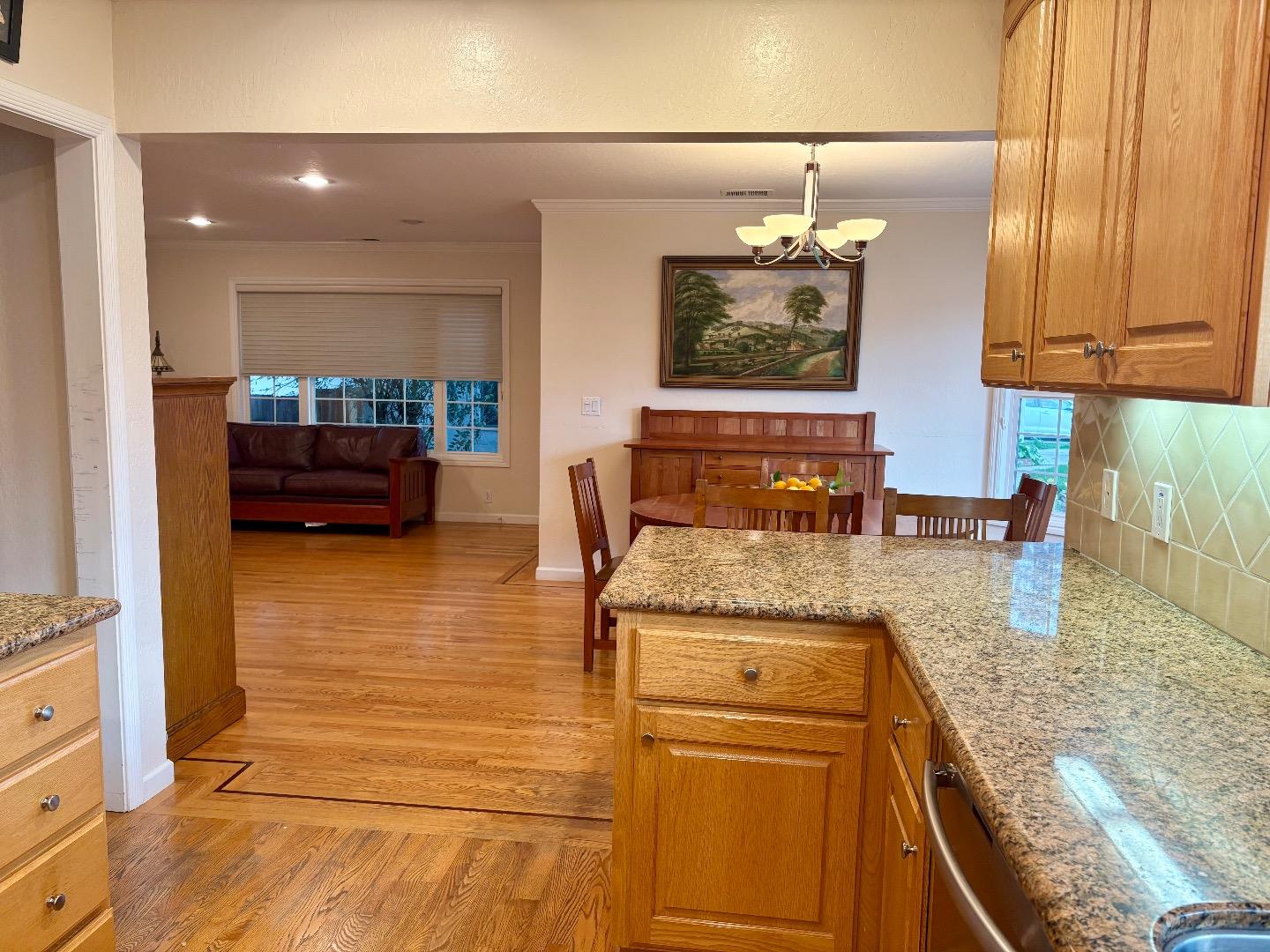 Detail Gallery Image 7 of 16 For 233 E Taylor Ave, Sunnyvale,  CA 94085 - 3 Beds | 1 Baths