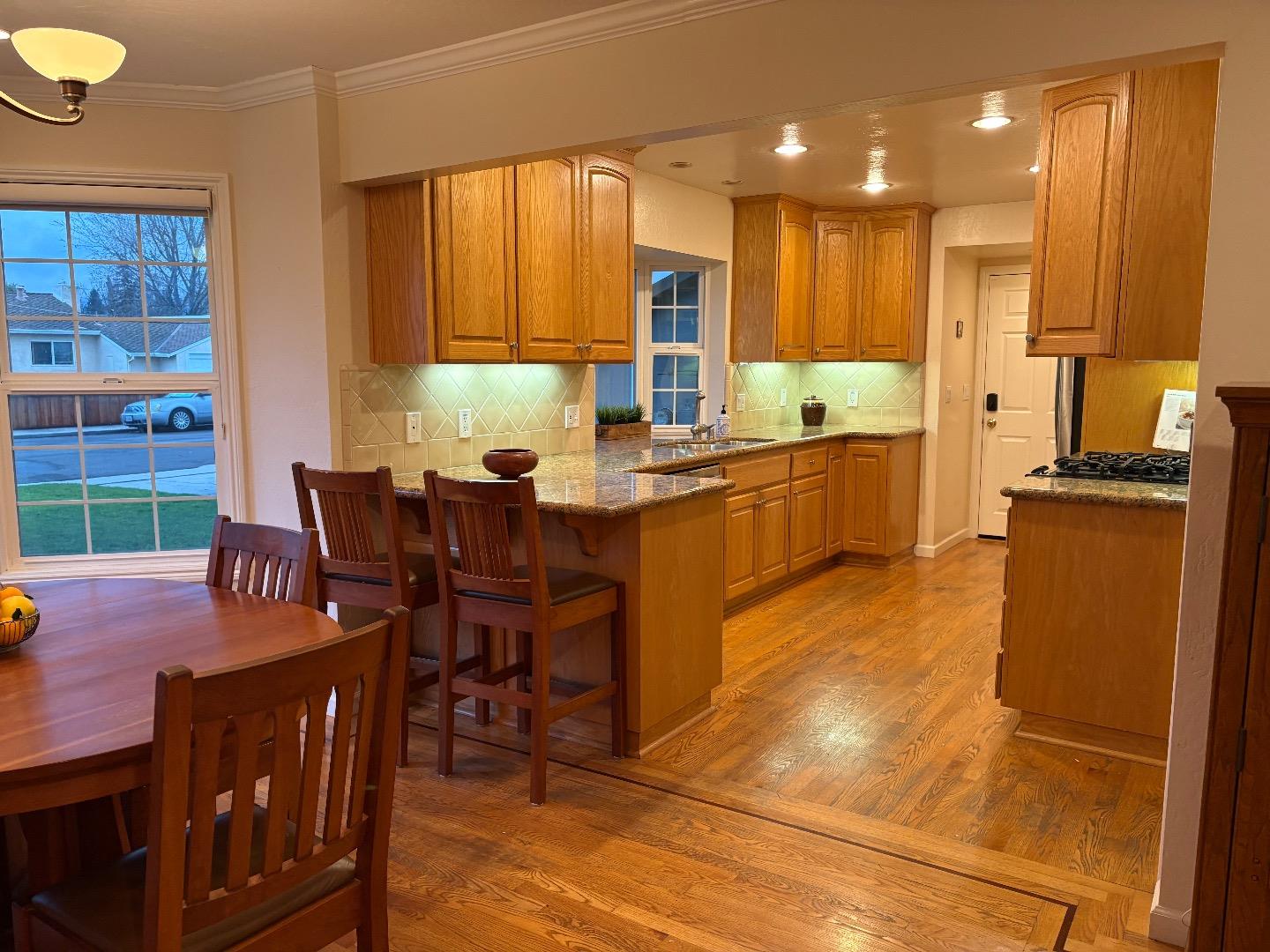 Detail Gallery Image 9 of 16 For 233 E Taylor Ave, Sunnyvale,  CA 94085 - 3 Beds | 1 Baths