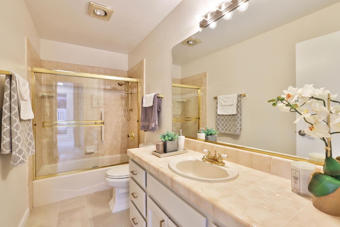 Detail Gallery Image 12 of 32 For 2286 Almaden Rd, San Jose,  CA 95125 - 3 Beds | 2/1 Baths