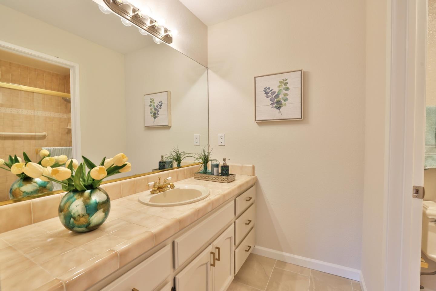 Detail Gallery Image 15 of 32 For 2286 Almaden Rd, San Jose,  CA 95125 - 3 Beds | 2/1 Baths