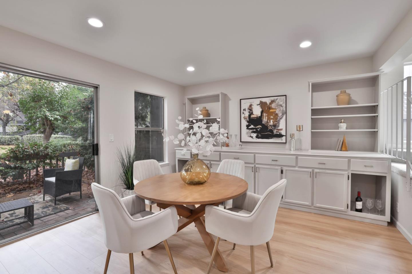 Detail Gallery Image 4 of 32 For 2286 Almaden Rd, San Jose,  CA 95125 - 3 Beds | 2/1 Baths