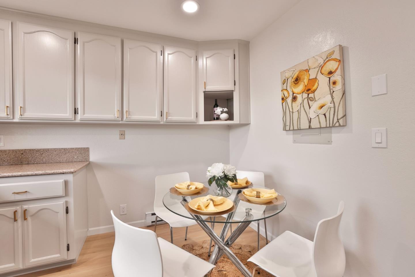 Detail Gallery Image 8 of 32 For 2286 Almaden Rd, San Jose,  CA 95125 - 3 Beds | 2/1 Baths