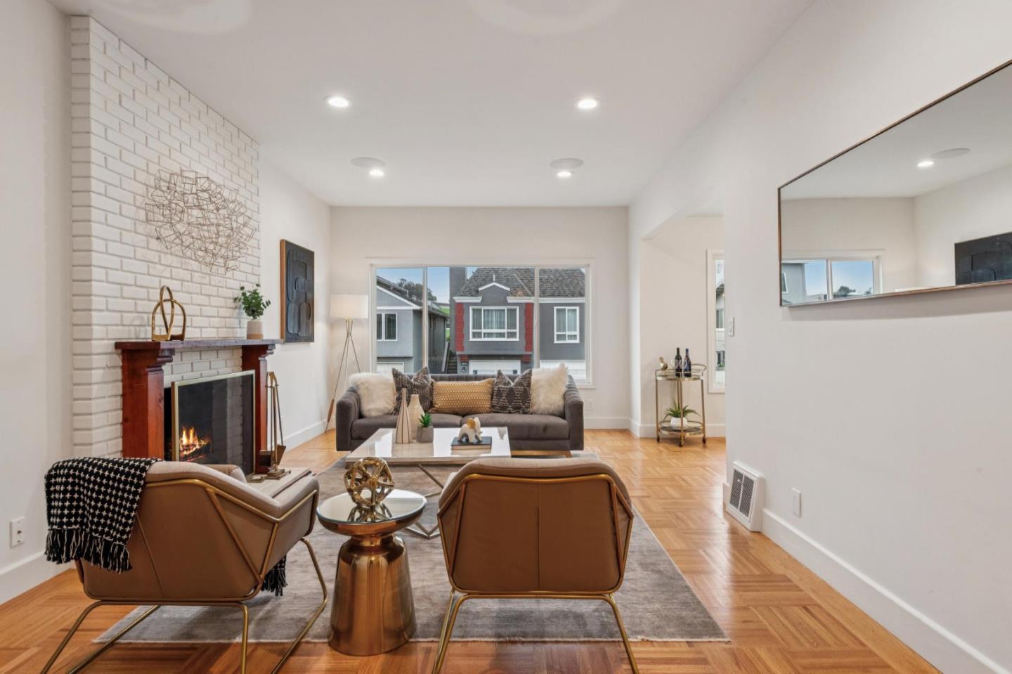 Detail Gallery Image 12 of 70 For 106 Country Club Dr, San Francisco,  CA 94132 - 4 Beds | 3 Baths