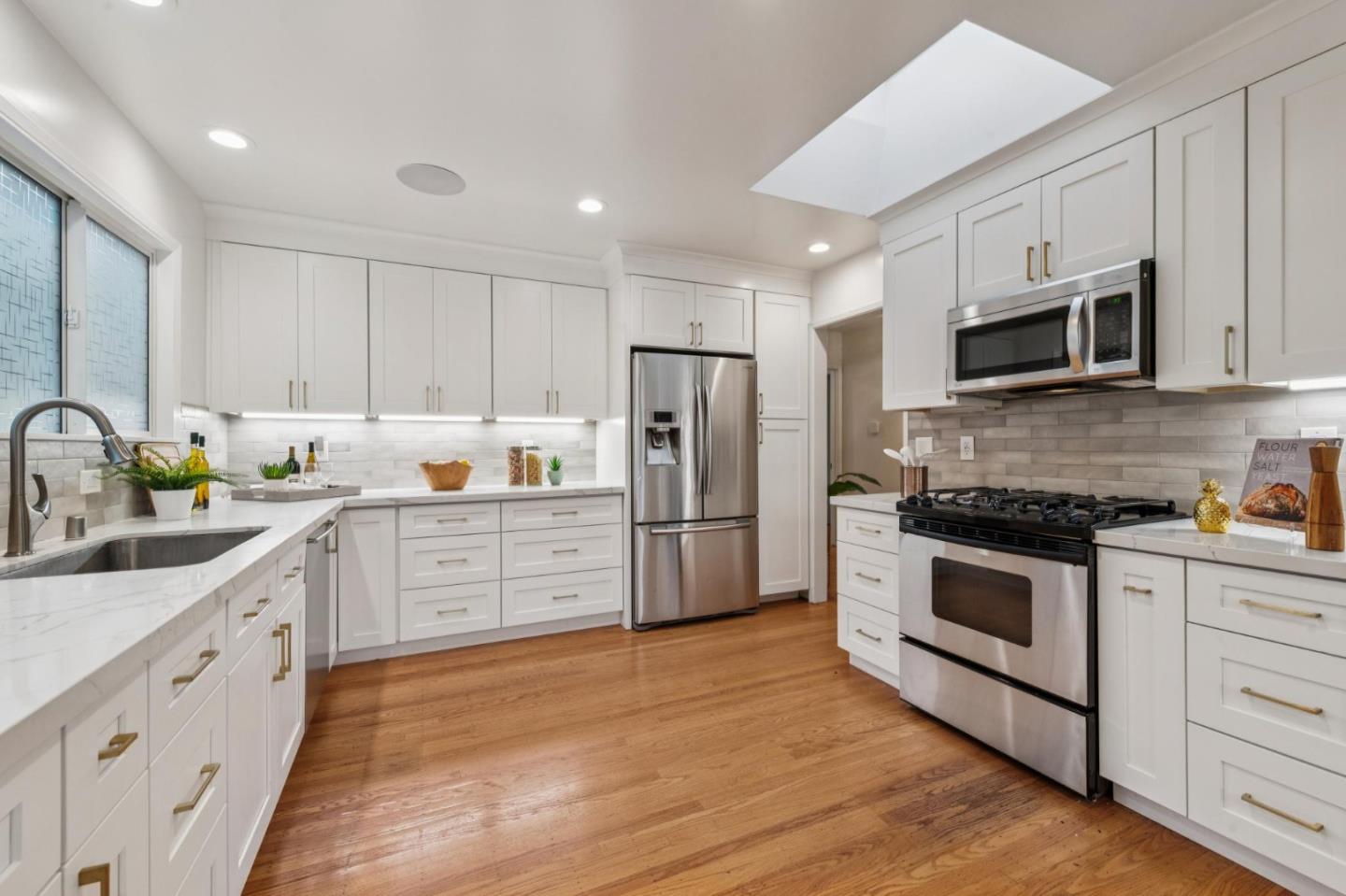 Detail Gallery Image 22 of 70 For 106 Country Club Dr, San Francisco,  CA 94132 - 4 Beds | 3 Baths