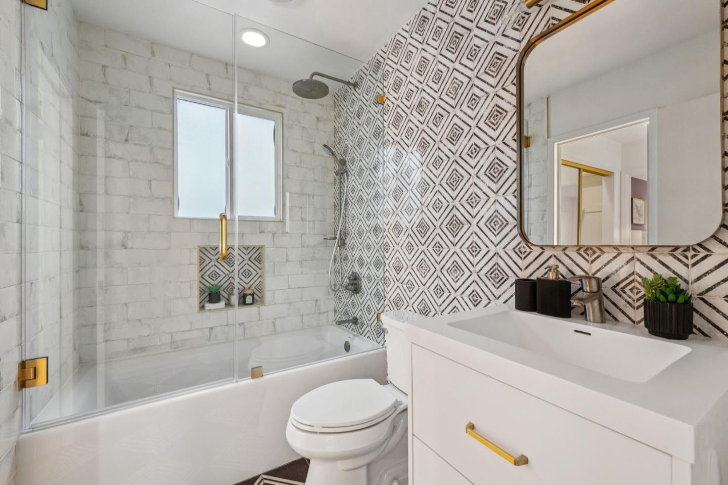 Detail Gallery Image 32 of 70 For 106 Country Club Dr, San Francisco,  CA 94132 - 4 Beds | 3 Baths