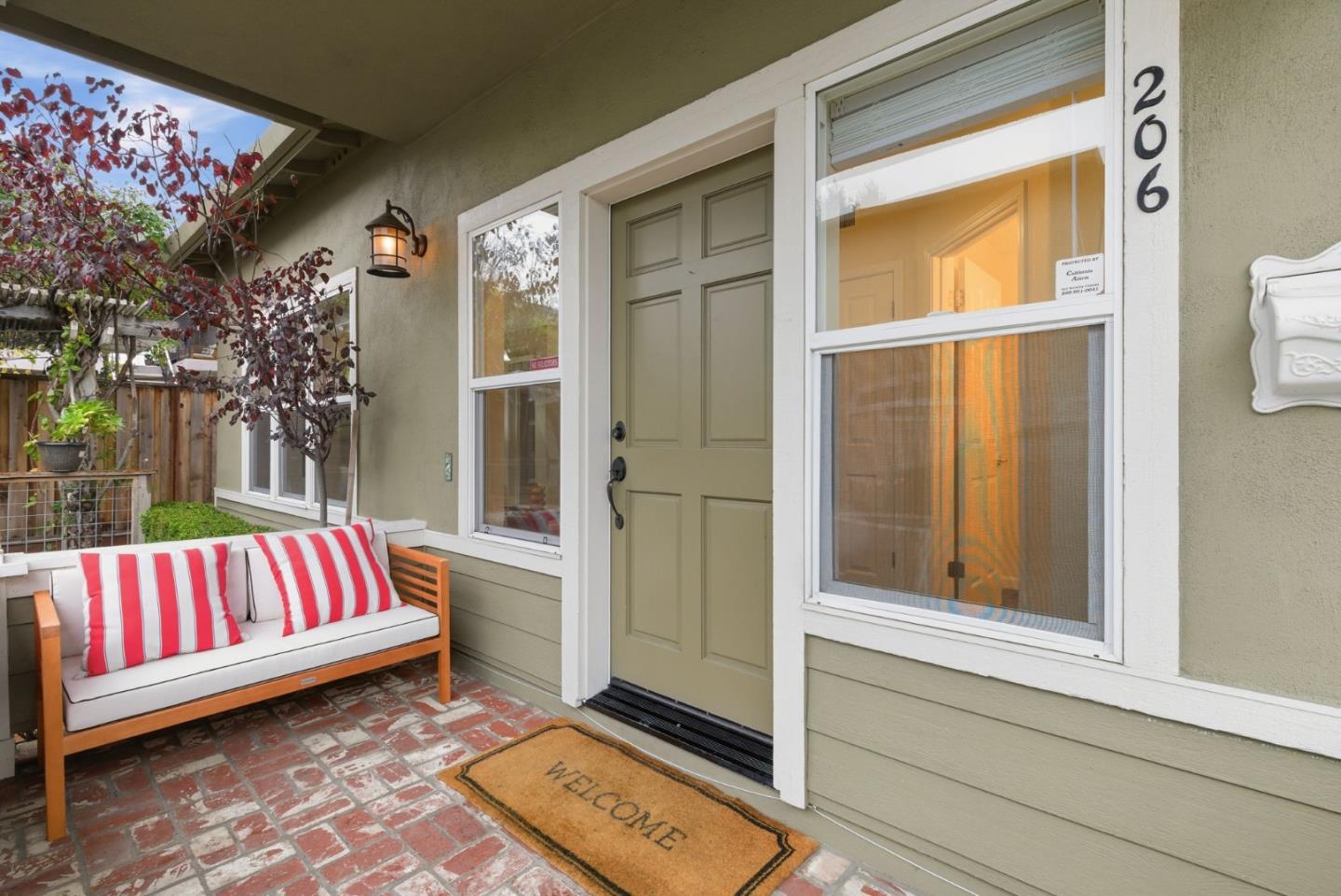 Detail Gallery Image 3 of 32 For 206 Sunnyside Ave, Campbell,  CA 95008 - 4 Beds | 2/1 Baths