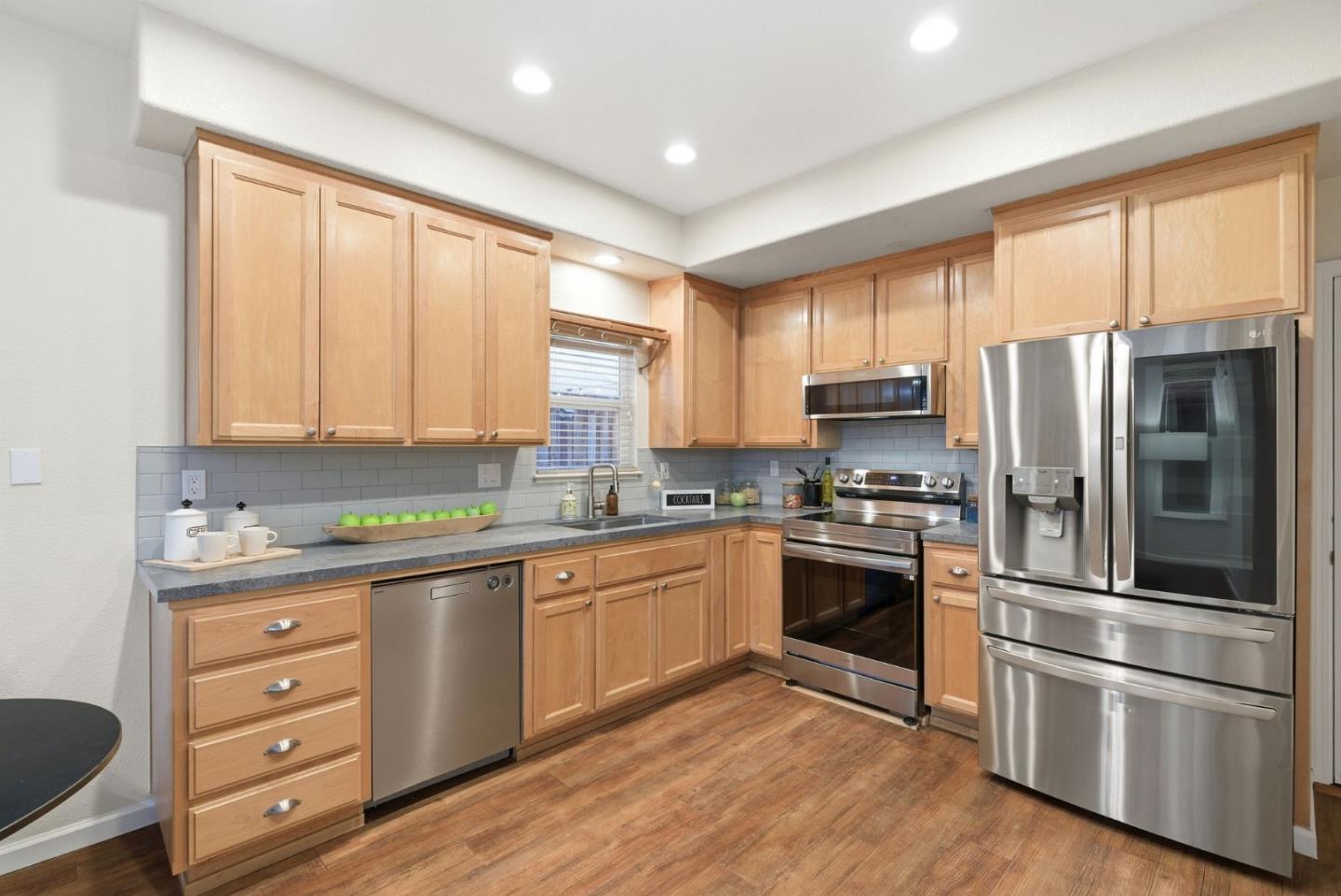 Detail Gallery Image 8 of 32 For 206 Sunnyside Ave, Campbell,  CA 95008 - 4 Beds | 2/1 Baths