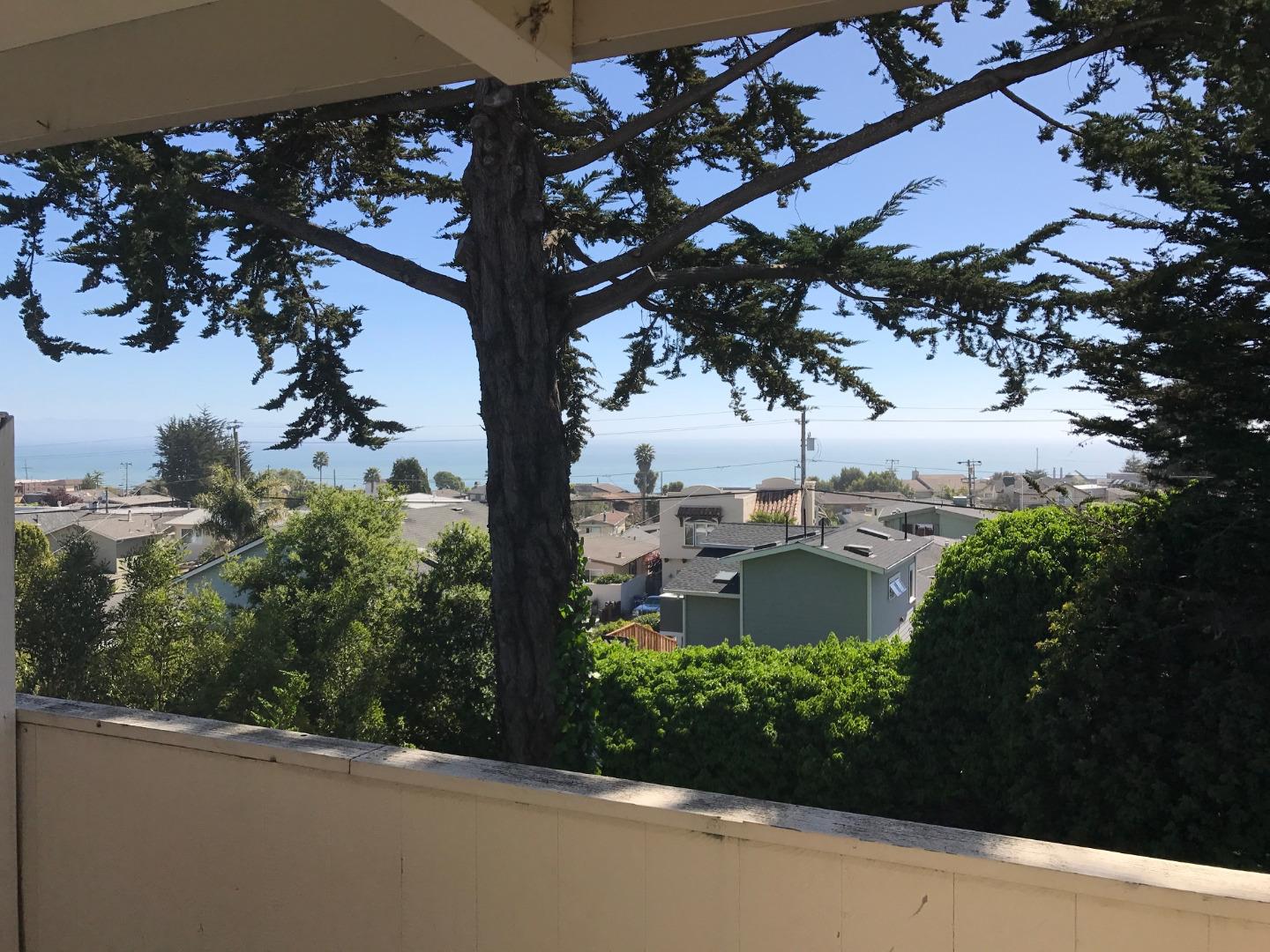 Detail Gallery Image 2 of 7 For 373 Sea Ridge Rd #2,  Aptos,  CA 95003 - 2 Beds | 1 Baths