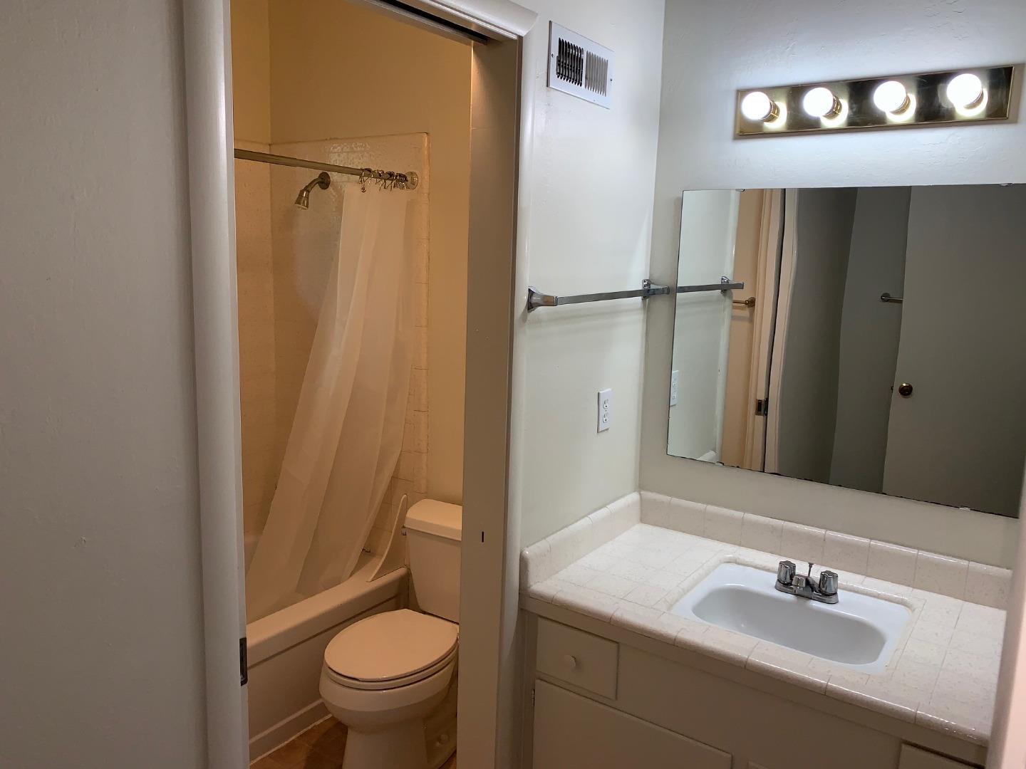 Detail Gallery Image 7 of 7 For 373 Sea Ridge Rd #2,  Aptos,  CA 95003 - 2 Beds | 1 Baths