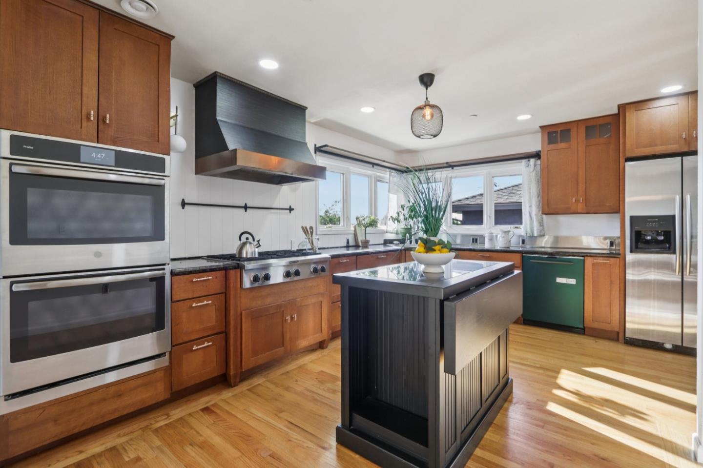 Detail Gallery Image 5 of 20 For 24927 2nd St, Hayward,  CA 94541 - 4 Beds | 3 Baths