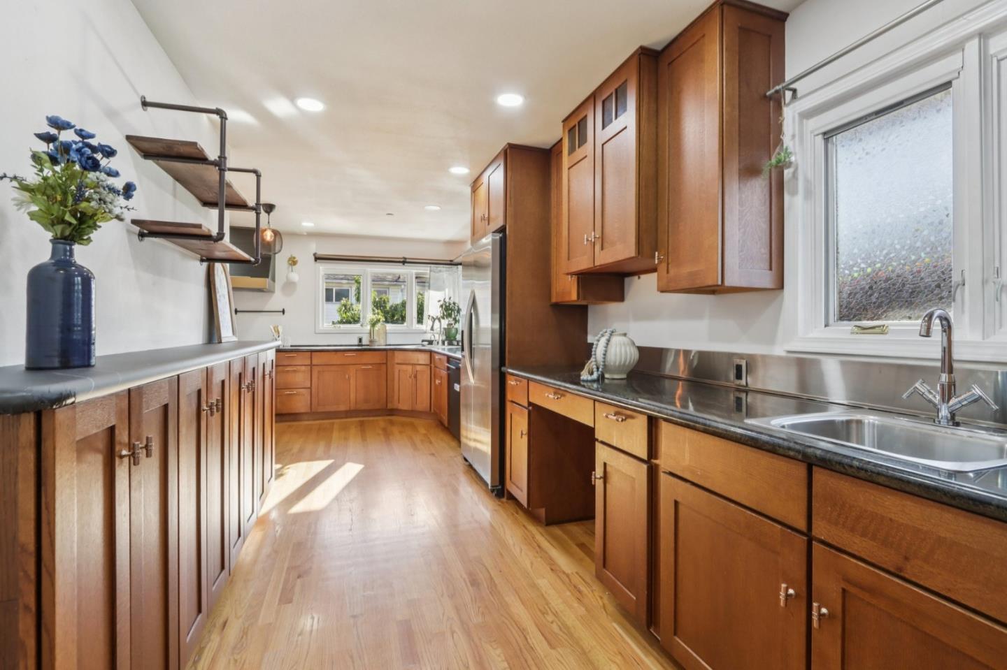 Detail Gallery Image 6 of 20 For 24927 2nd St, Hayward,  CA 94541 - 4 Beds | 3 Baths