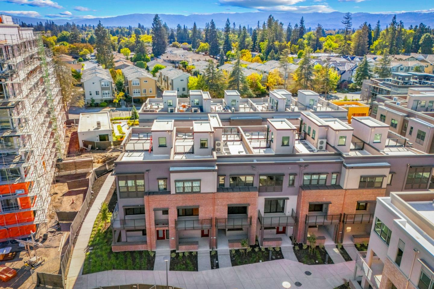 Detail Gallery Image 12 of 27 For 302 Tea Tree Ter #6,  Sunnyvale,  CA 94086 - 2 Beds | 2/1 Baths