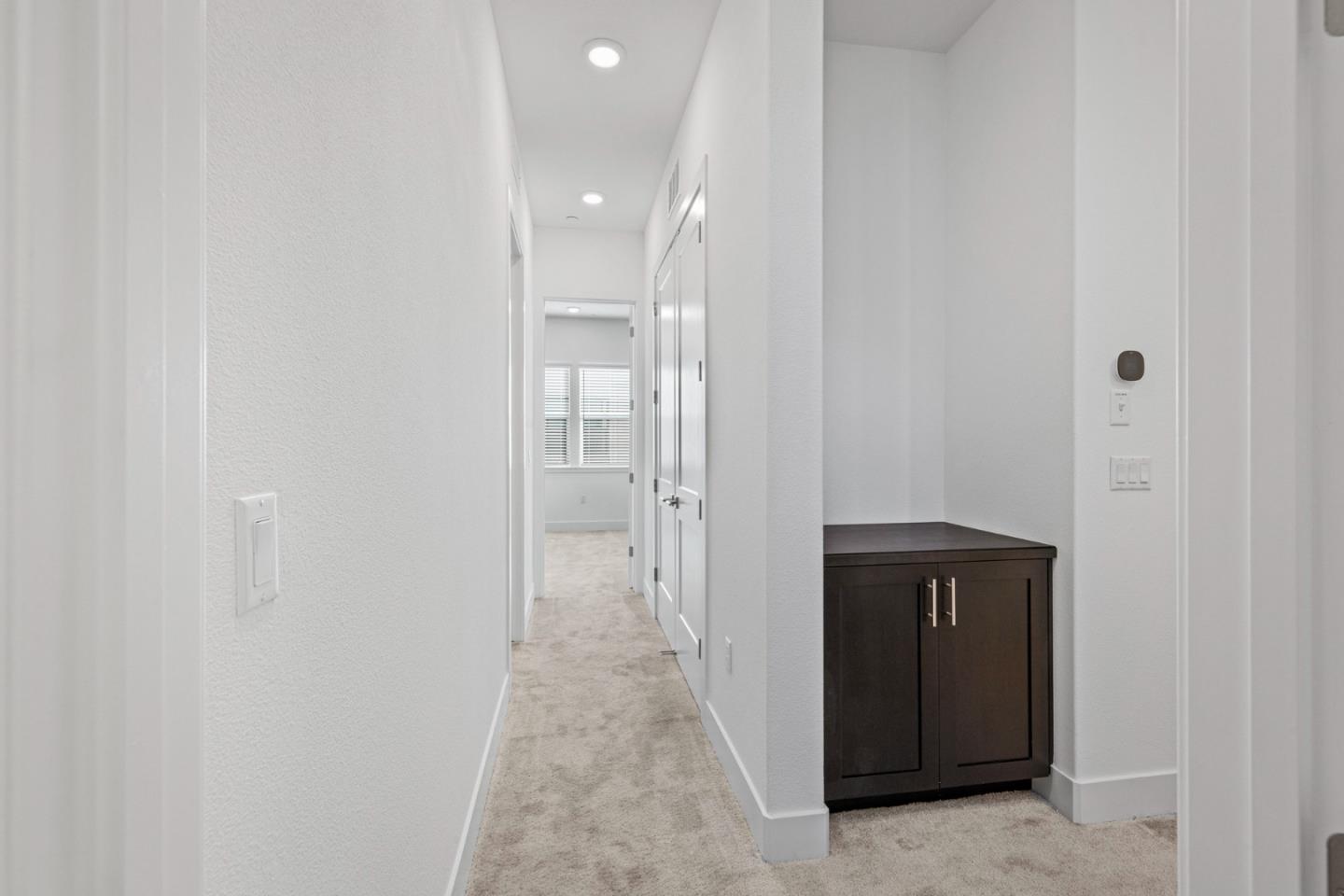 Detail Gallery Image 18 of 27 For 302 Tea Tree Ter #6,  Sunnyvale,  CA 94086 - 2 Beds | 2/1 Baths