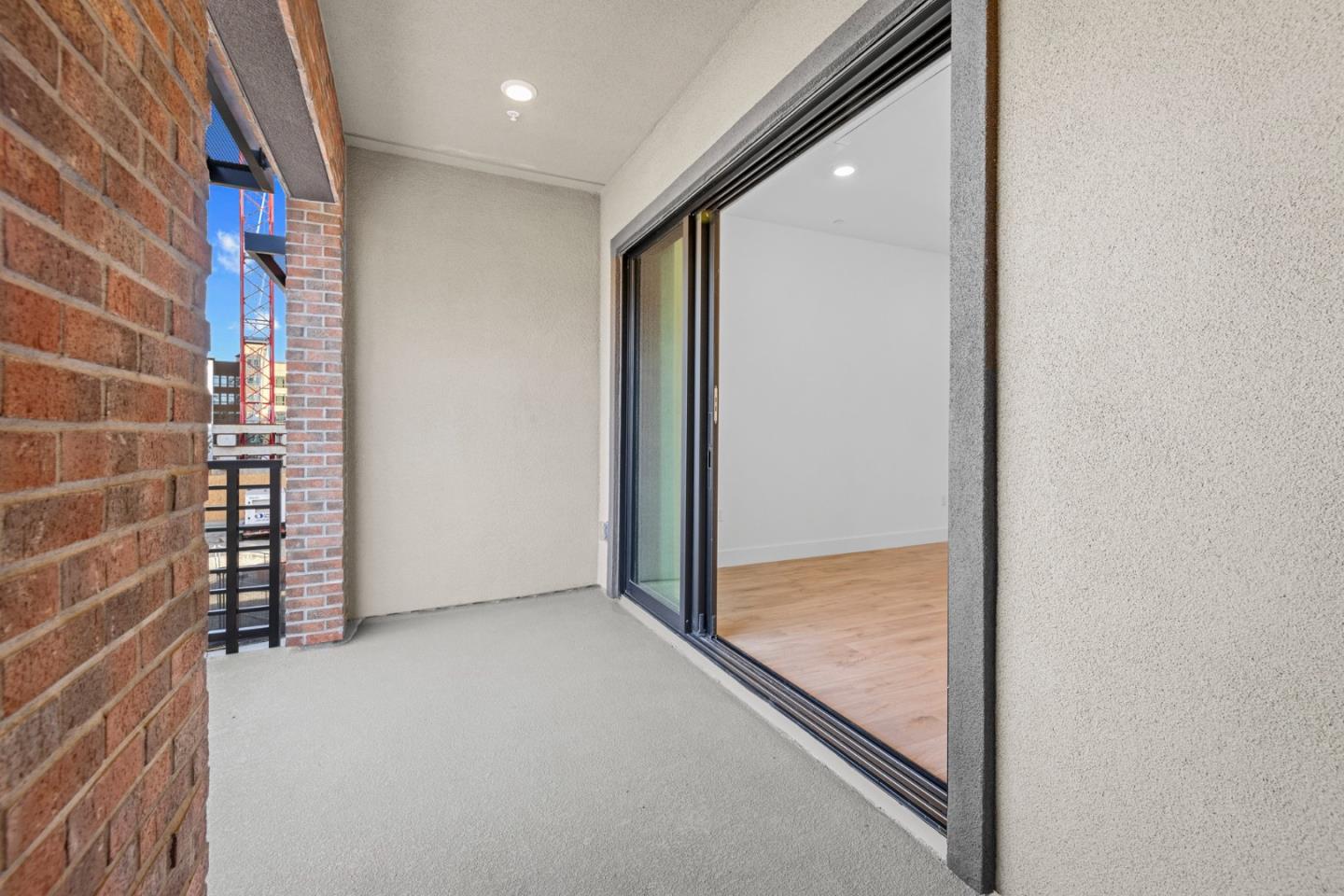 Detail Gallery Image 9 of 27 For 302 Tea Tree Ter #6,  Sunnyvale,  CA 94086 - 2 Beds | 2/1 Baths