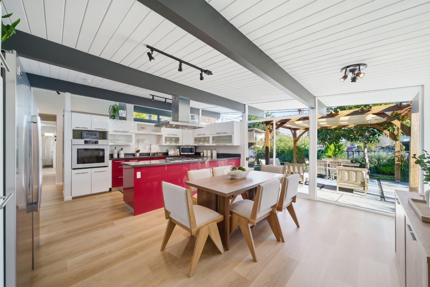 Detail Gallery Image 13 of 38 For 2096 Ticonderoga Dr, San Mateo,  CA 94402 - 5 Beds | 3 Baths