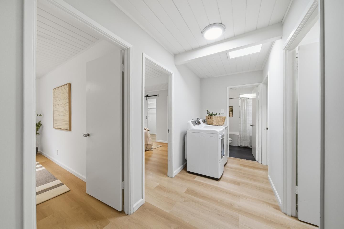 Detail Gallery Image 17 of 38 For 2096 Ticonderoga Dr, San Mateo,  CA 94402 - 5 Beds | 3 Baths