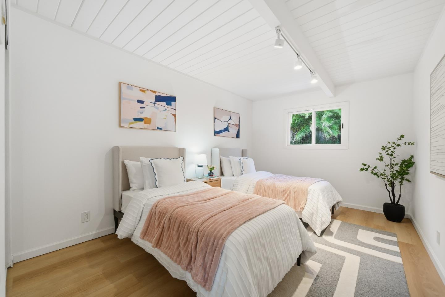 Detail Gallery Image 18 of 38 For 2096 Ticonderoga Dr, San Mateo,  CA 94402 - 5 Beds | 3 Baths