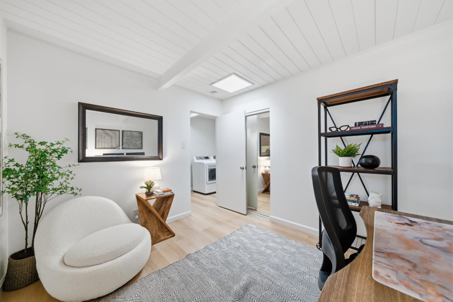 Detail Gallery Image 19 of 38 For 2096 Ticonderoga Dr, San Mateo,  CA 94402 - 5 Beds | 3 Baths