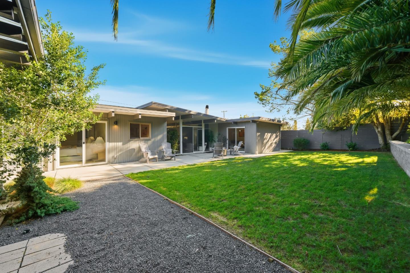 Detail Gallery Image 28 of 38 For 2096 Ticonderoga Dr, San Mateo,  CA 94402 - 5 Beds | 3 Baths