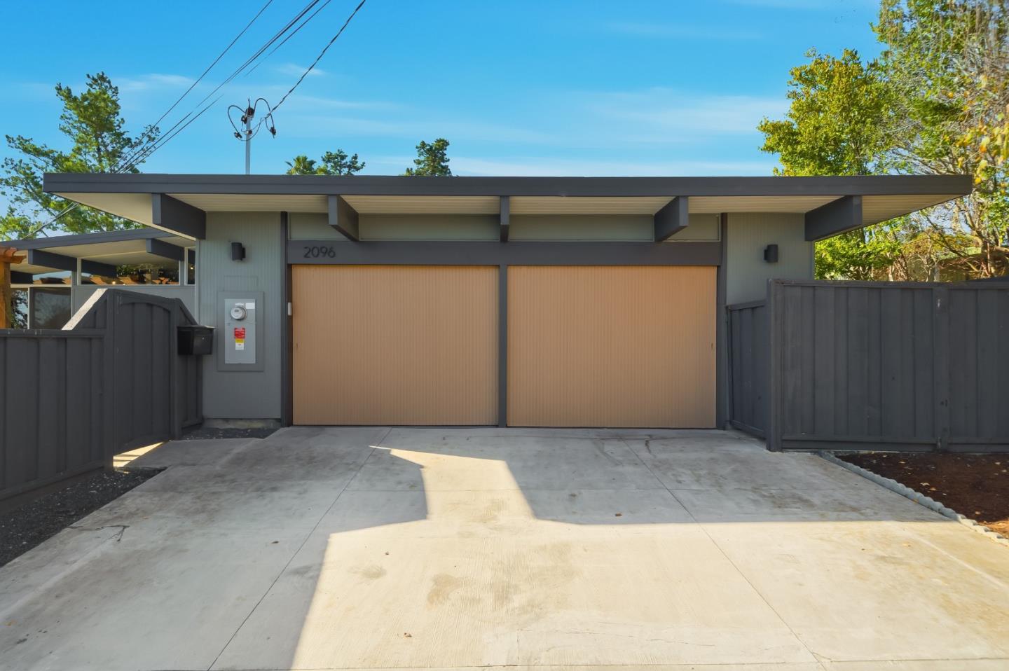 Detail Gallery Image 4 of 38 For 2096 Ticonderoga Dr, San Mateo,  CA 94402 - 5 Beds | 3 Baths