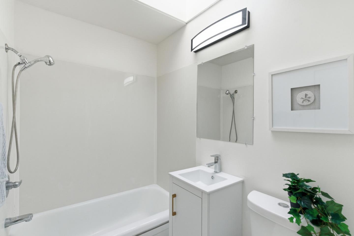 Detail Gallery Image 18 of 53 For 26 W View Ave, San Francisco,  CA 94134 - 2 Beds | 3 Baths