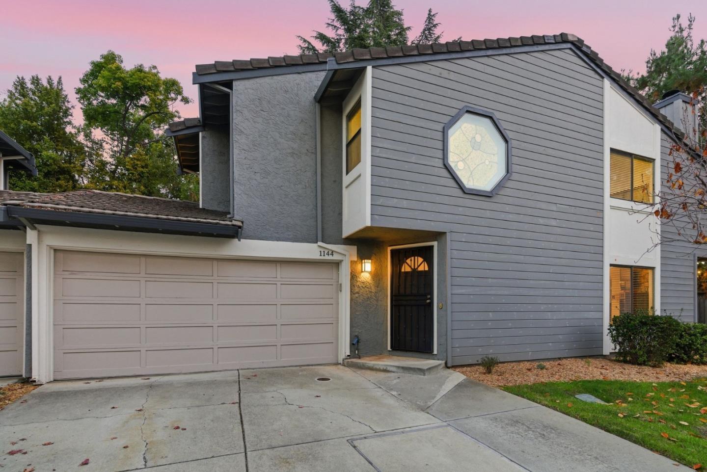 Front Image Thumbnail for ML82030160