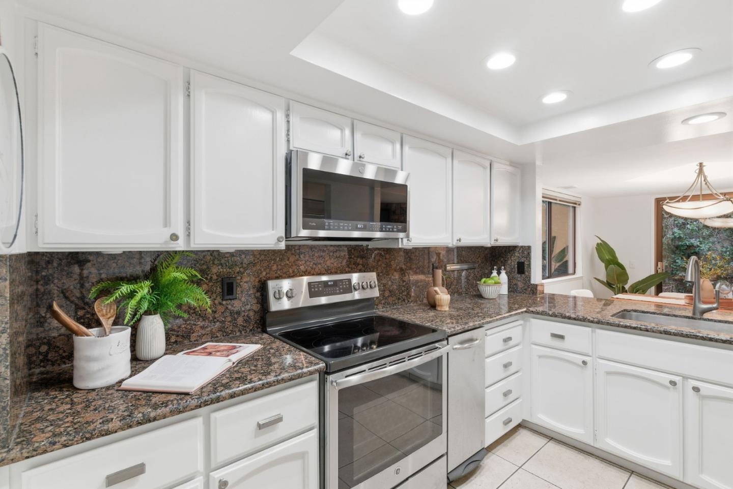 Detail Gallery Image 12 of 77 For 1144 Cherryview Ln, San Jose,  CA 95118 - 3 Beds | 2/1 Baths