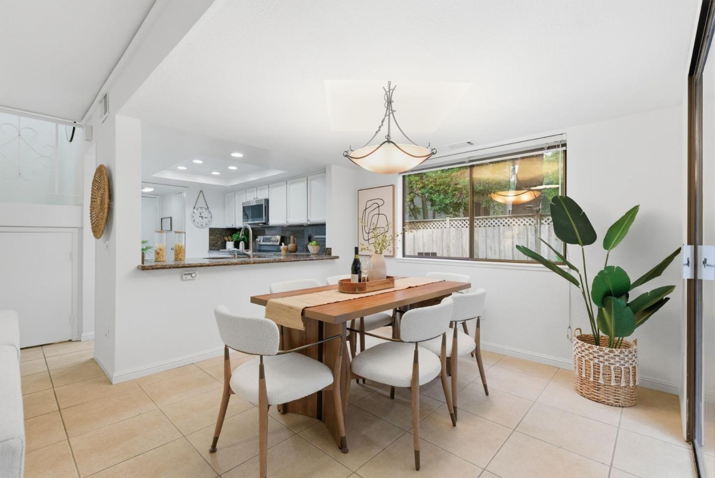 Detail Gallery Image 8 of 77 For 1144 Cherryview Ln, San Jose,  CA 95118 - 3 Beds | 2/1 Baths