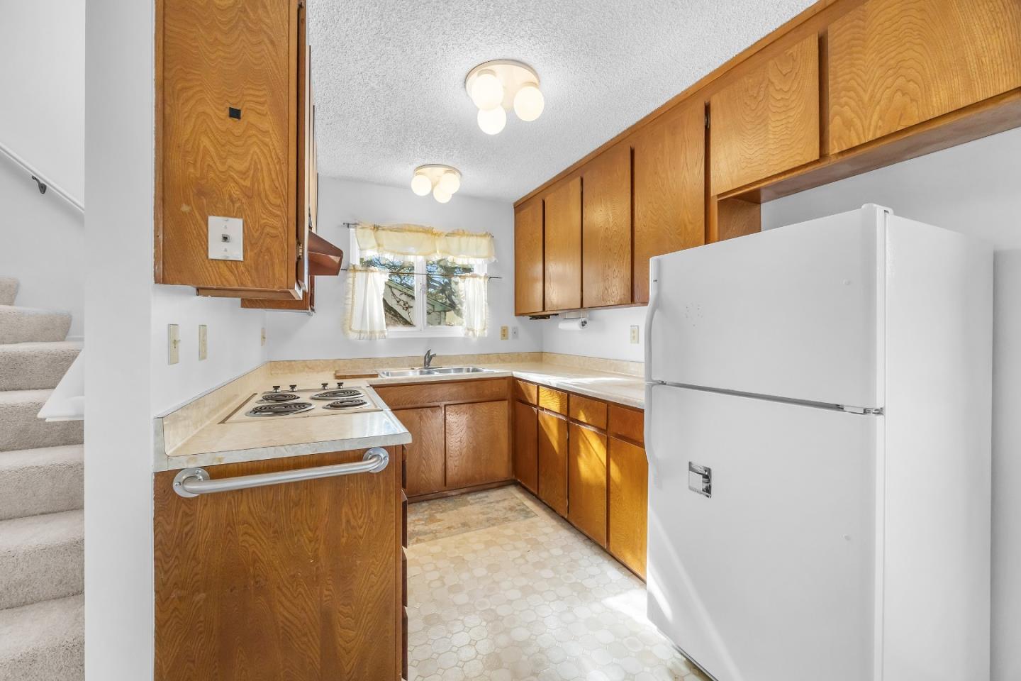 Detail Gallery Image 10 of 36 For 514 6th St, Pacific Grove,  CA 93950 - 2 Beds | 1/1 Baths