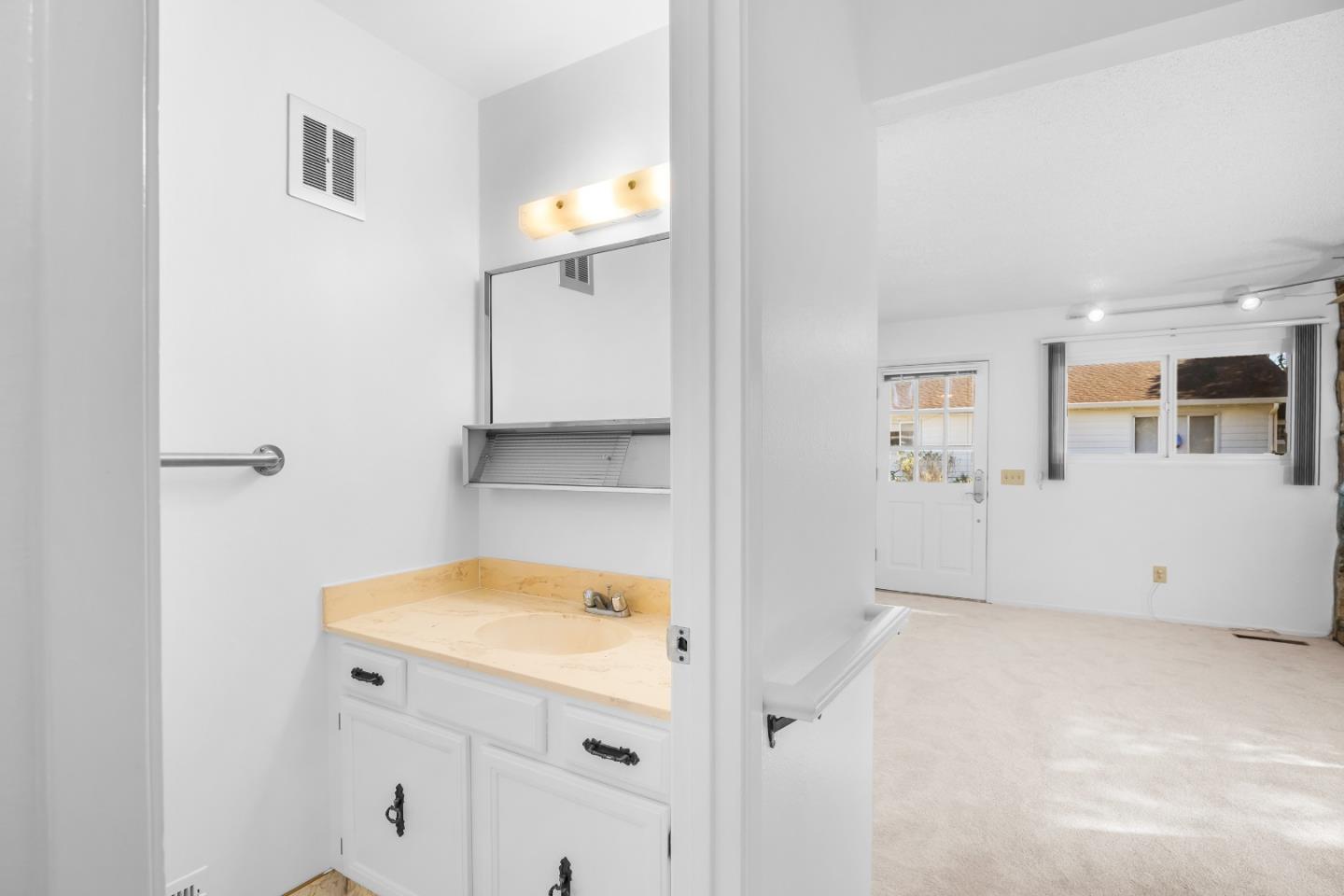 Detail Gallery Image 14 of 36 For 514 6th St, Pacific Grove,  CA 93950 - 2 Beds | 1/1 Baths