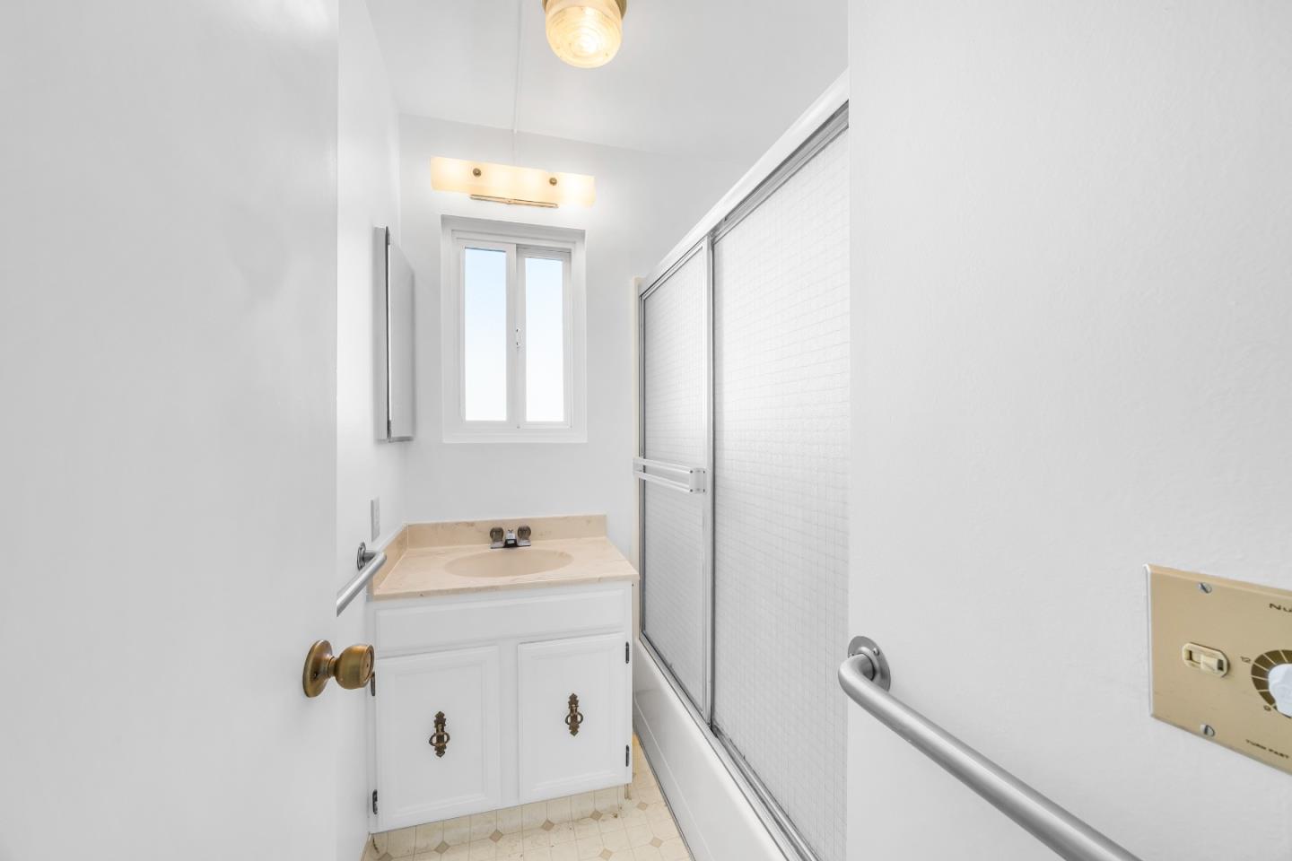 Detail Gallery Image 19 of 36 For 514 6th St, Pacific Grove,  CA 93950 - 2 Beds | 1/1 Baths