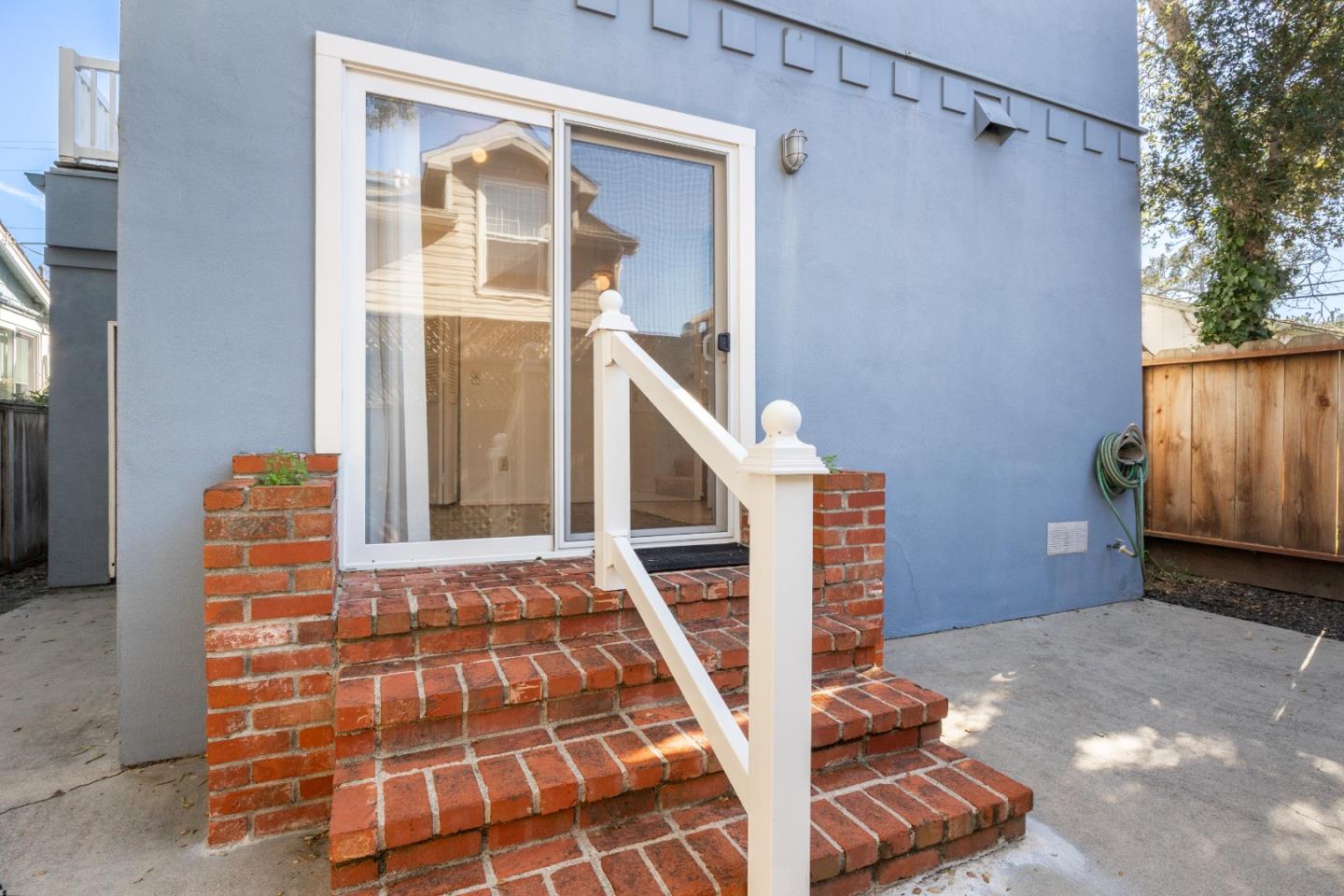 Detail Gallery Image 5 of 36 For 514 6th St, Pacific Grove,  CA 93950 - 2 Beds | 1/1 Baths