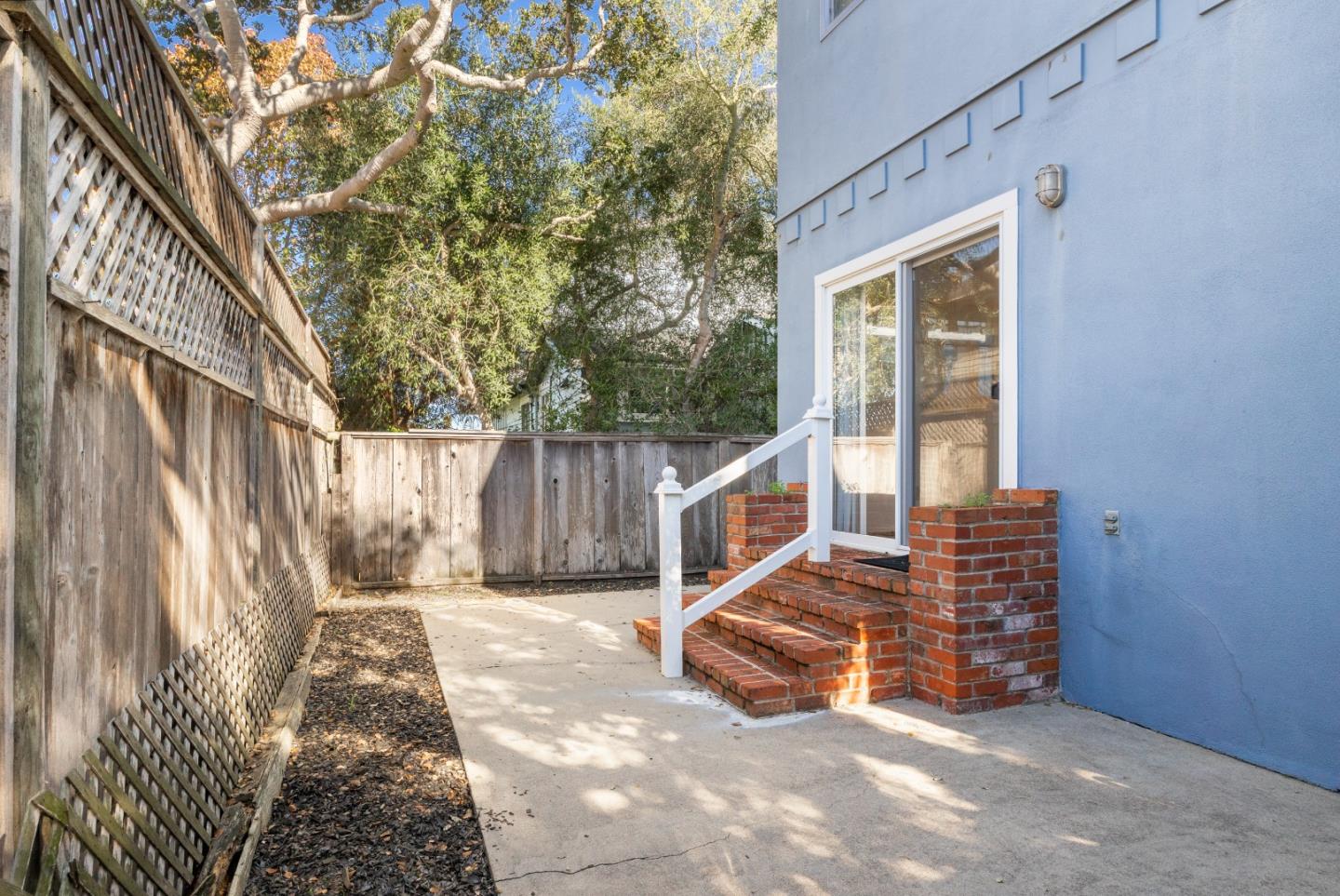 Detail Gallery Image 6 of 36 For 514 6th St, Pacific Grove,  CA 93950 - 2 Beds | 1/1 Baths