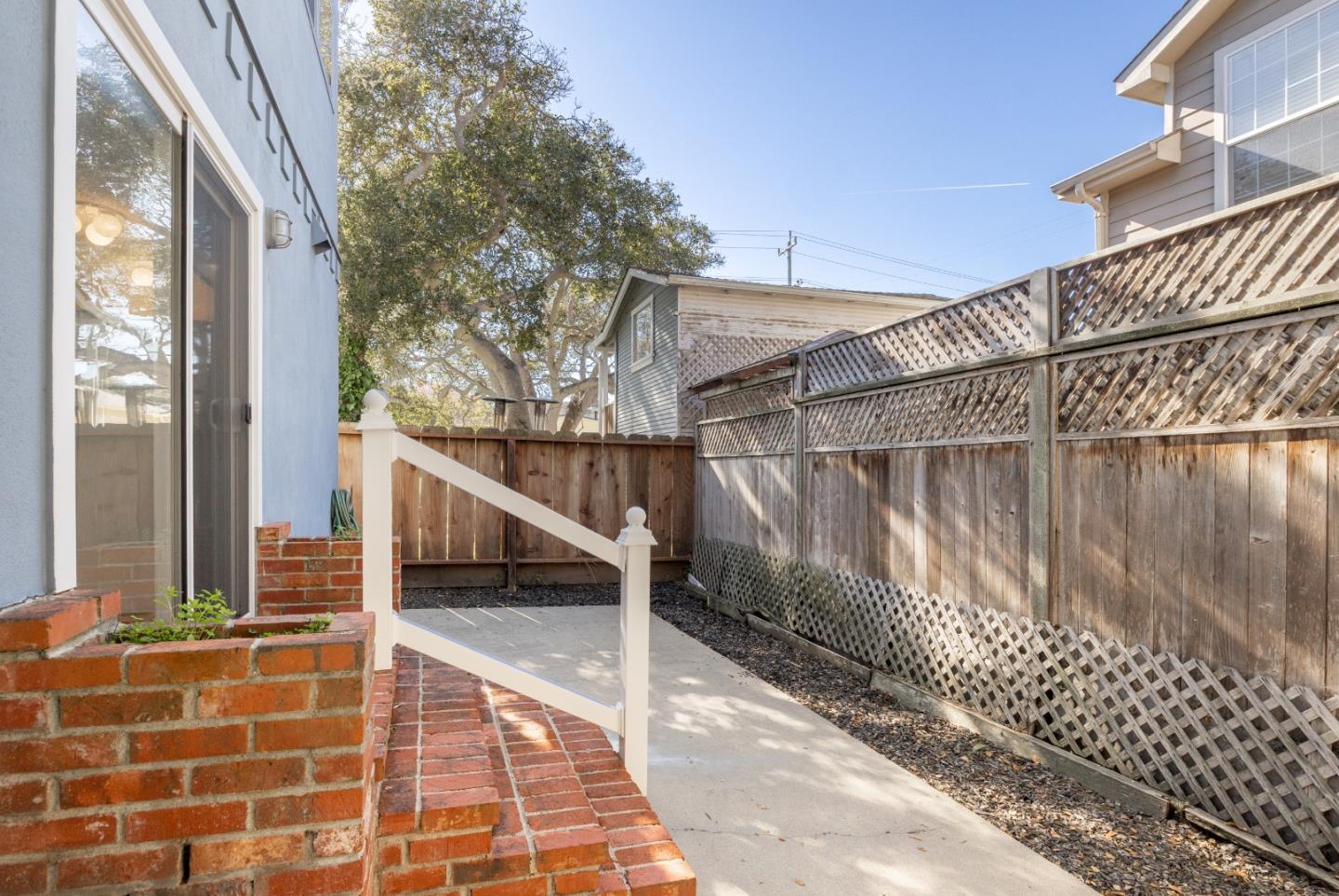 Detail Gallery Image 7 of 36 For 514 6th St, Pacific Grove,  CA 93950 - 2 Beds | 1/1 Baths