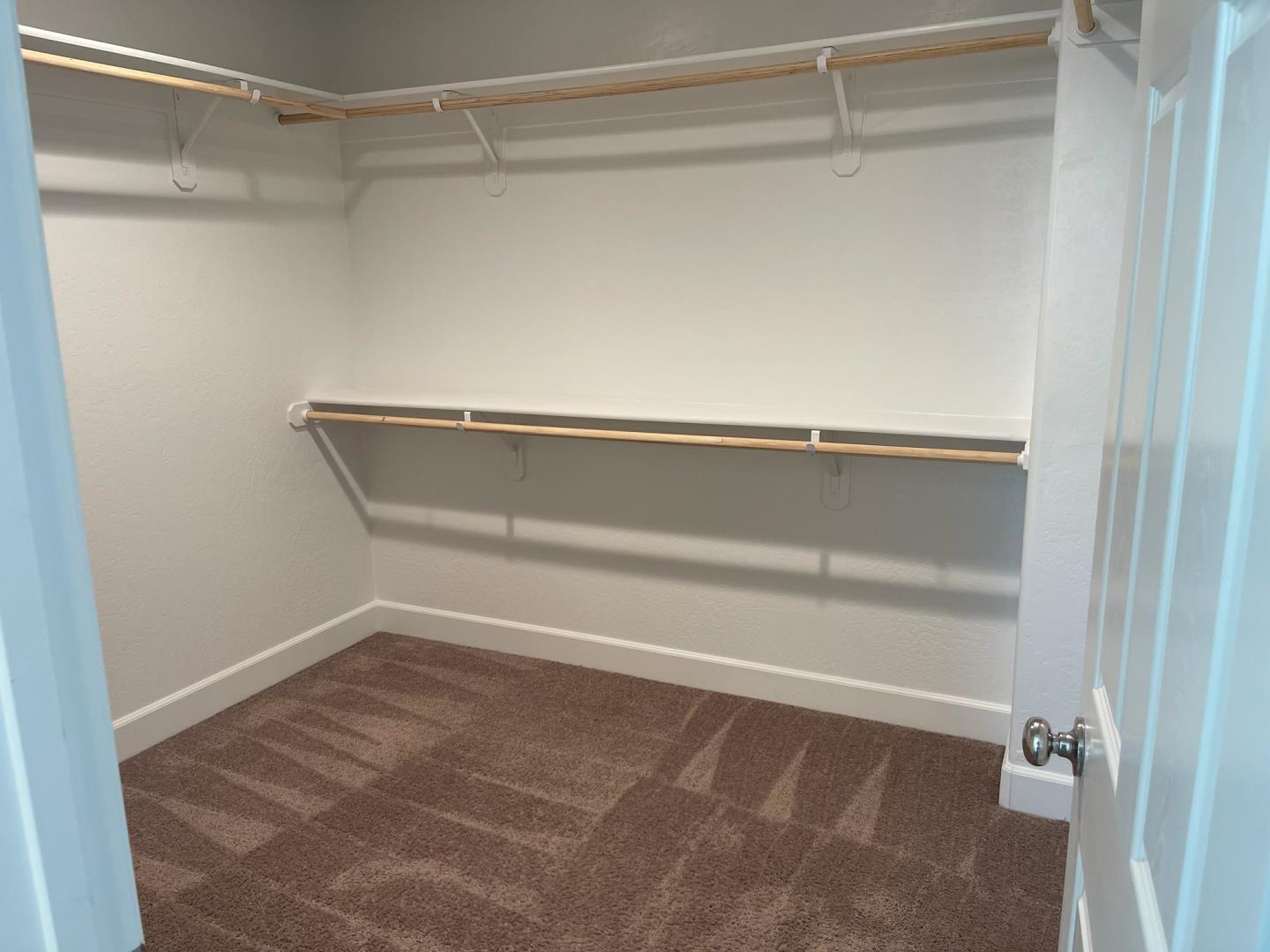 Detail Gallery Image 15 of 20 For 401 Manuel Ct, Los Banos,  CA 93635 - 5 Beds | 3 Baths