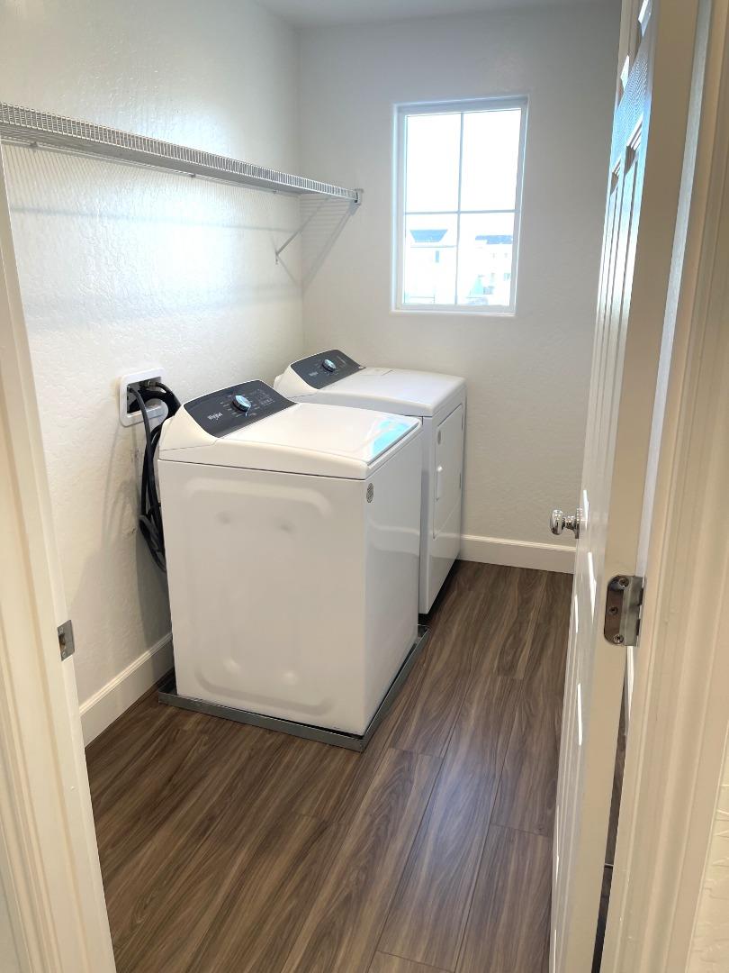 Detail Gallery Image 18 of 20 For 401 Manuel Ct, Los Banos,  CA 93635 - 5 Beds | 3 Baths