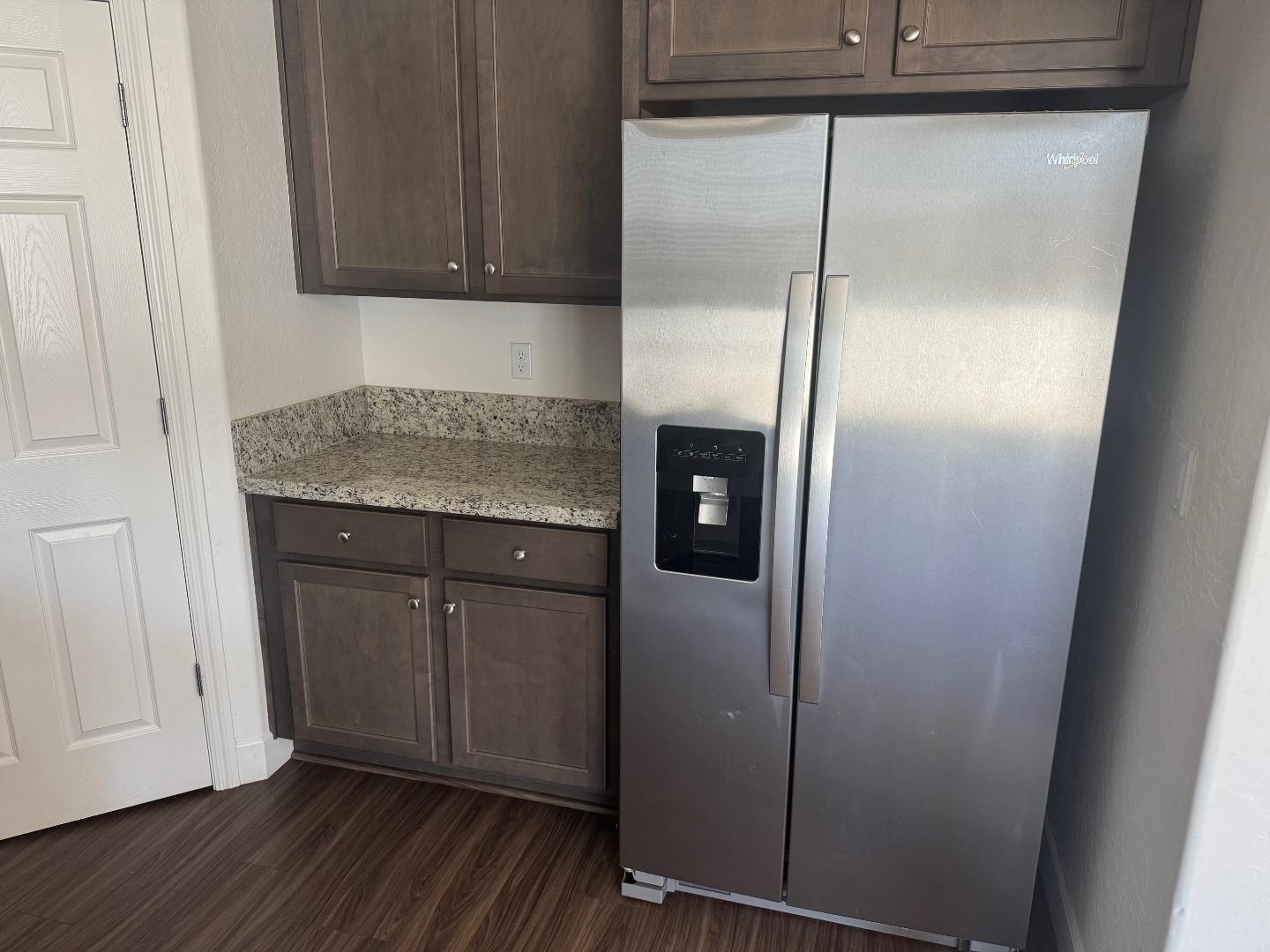 Detail Gallery Image 4 of 9 For 401 Manuel Ct, Los Banos,  CA 93635 - 5 Beds | 3 Baths